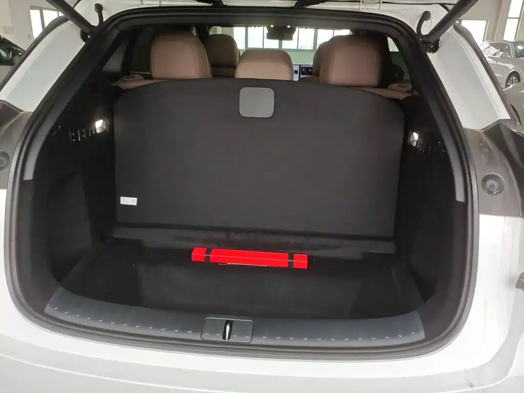 Li Auto i6 2026 2025 2WD Base Model