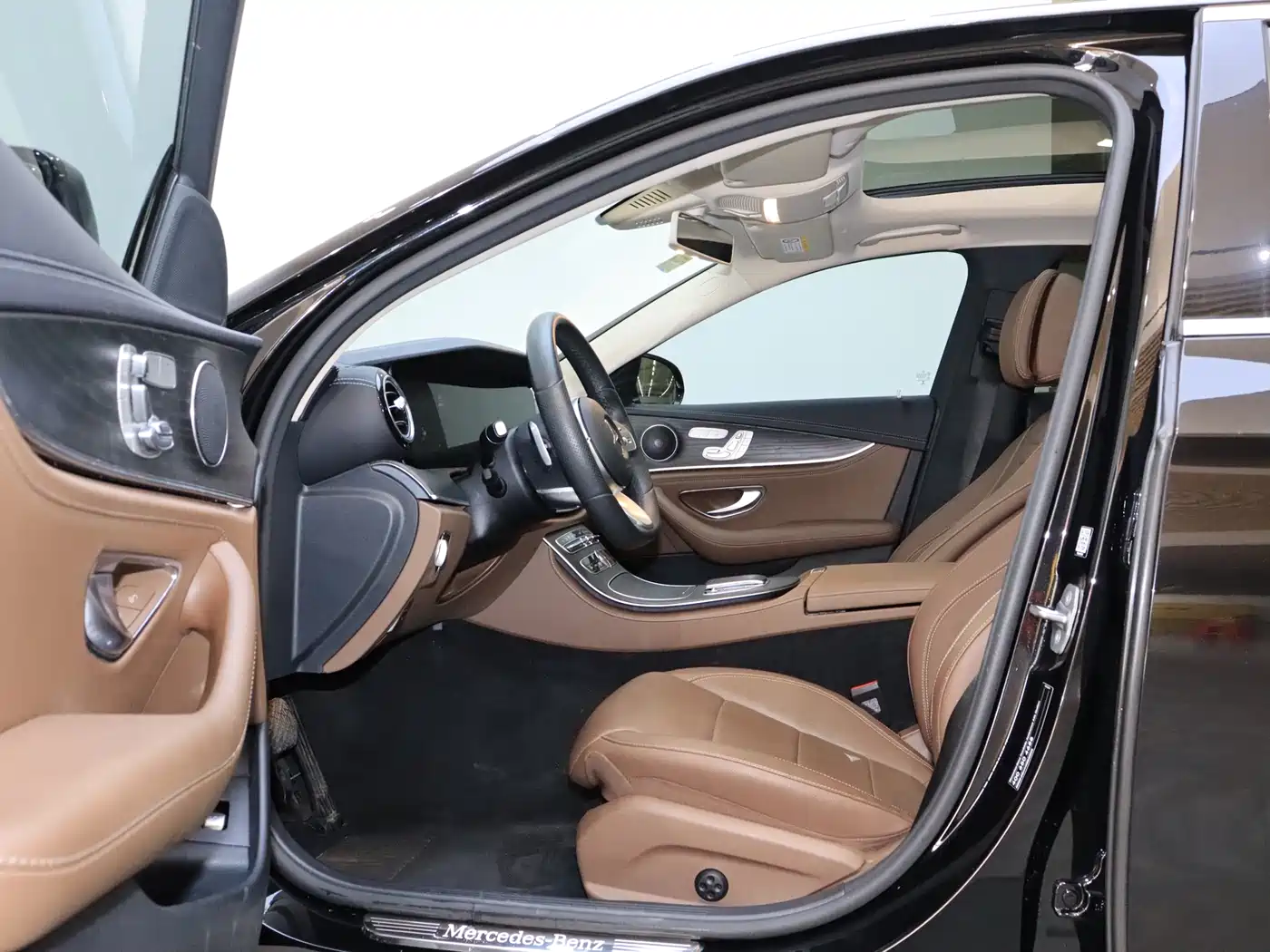 Mercedes-Benz E-Class 2020 E 300 L Sport Fashion Model фото 16