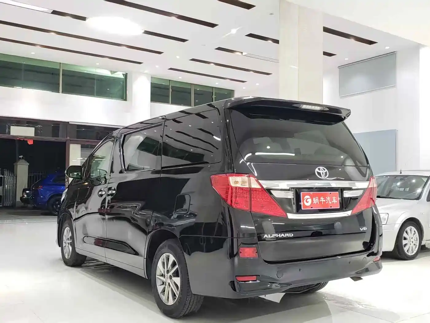 Toyota Alphard 2012 3.5L Premium Edition фото 12