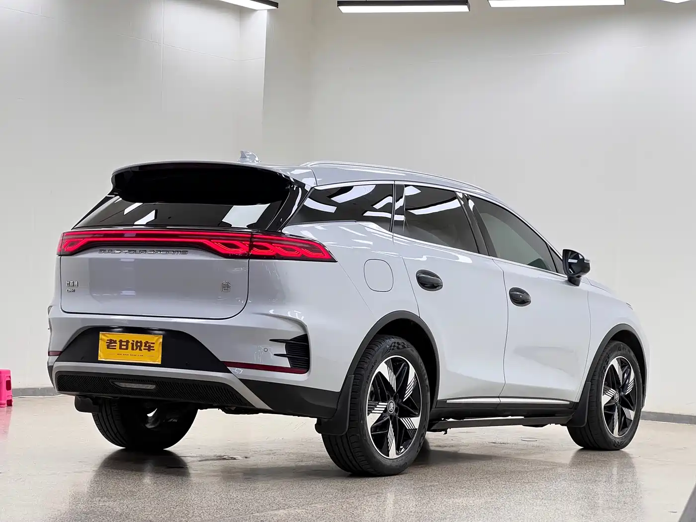 BYD Tang New Energy 2024 DM-i Honor Edition 112KM Premium фото 5