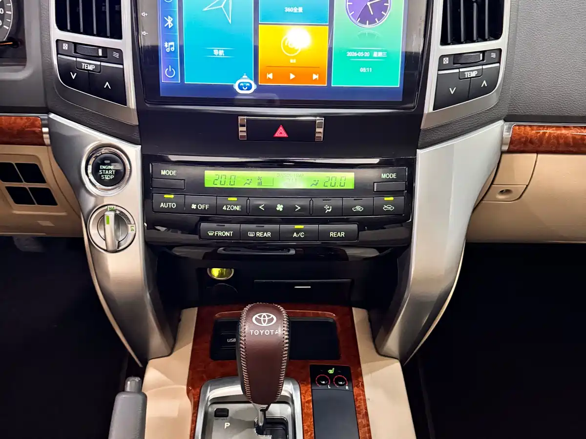 Toyota Land Cruiser 2012 4.0L Automatic VX фото 19