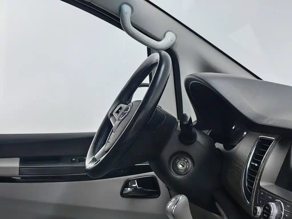 JAC Refine M5 2016 2014 Color Tour 2.0T Gasoline Manual Business