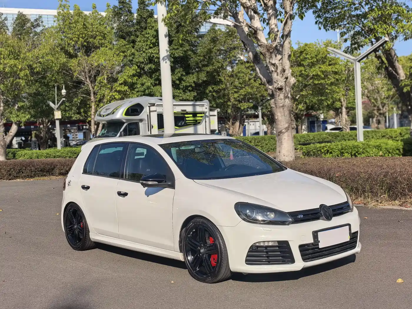 Volkswagen Golf (Import) 2011 2.0TSI R фото 3