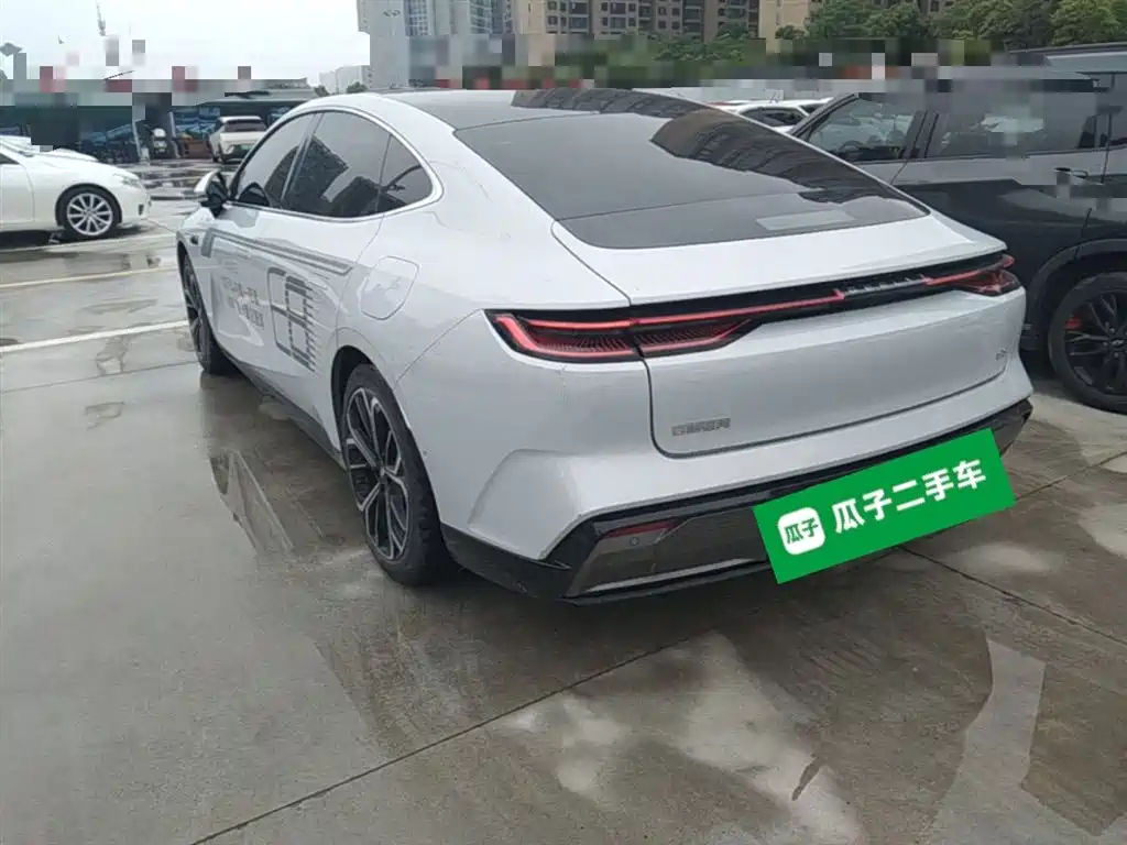 Geely Galaxy Galaxy E8 2025 700km Long Voyage Smart Drive Edition фото 5