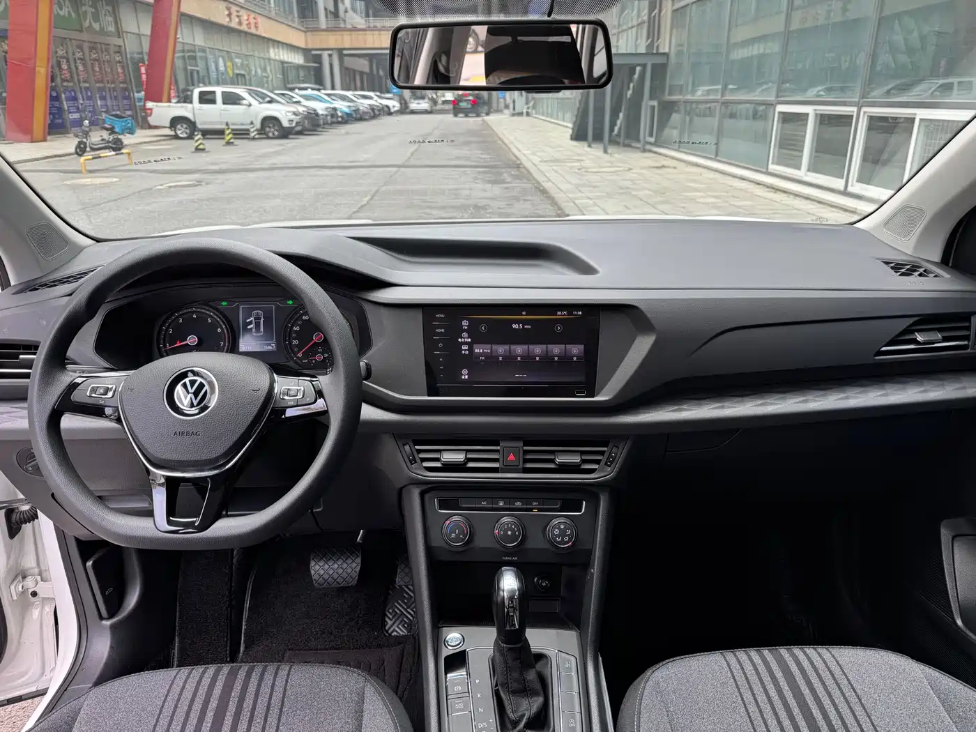 Volkswagen Tharu 2022 280TSI 2WD Trend фото 8