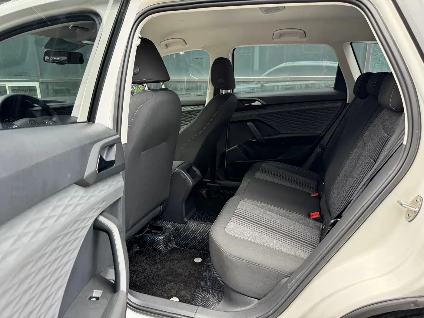 Volkswagen Tharu 2022 280TSI 2WD Trend фото 7