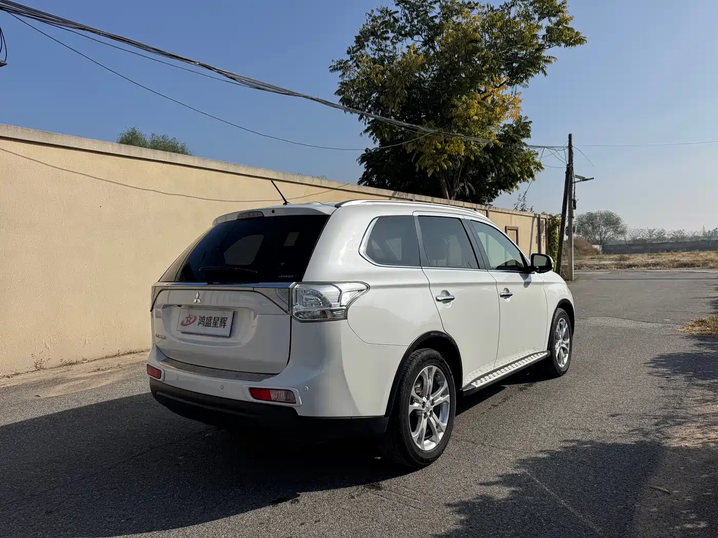 Mitsubishi Outlander (Import) 2015 2014 2.4L 4WD Luxury Value Edition 7-seater