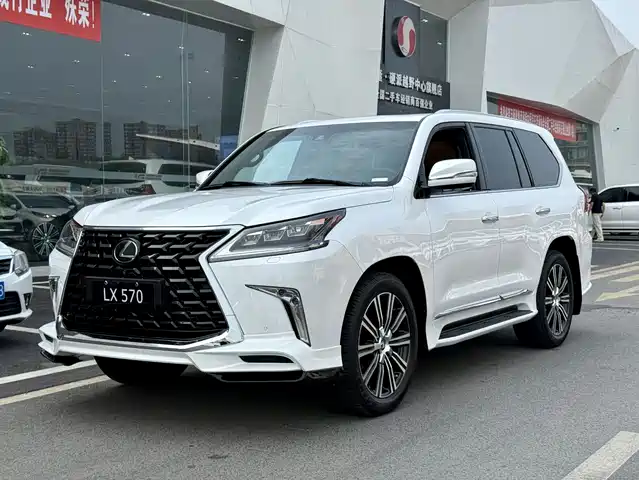Lexus LX 570, Платинум, ближневосточная спецификация