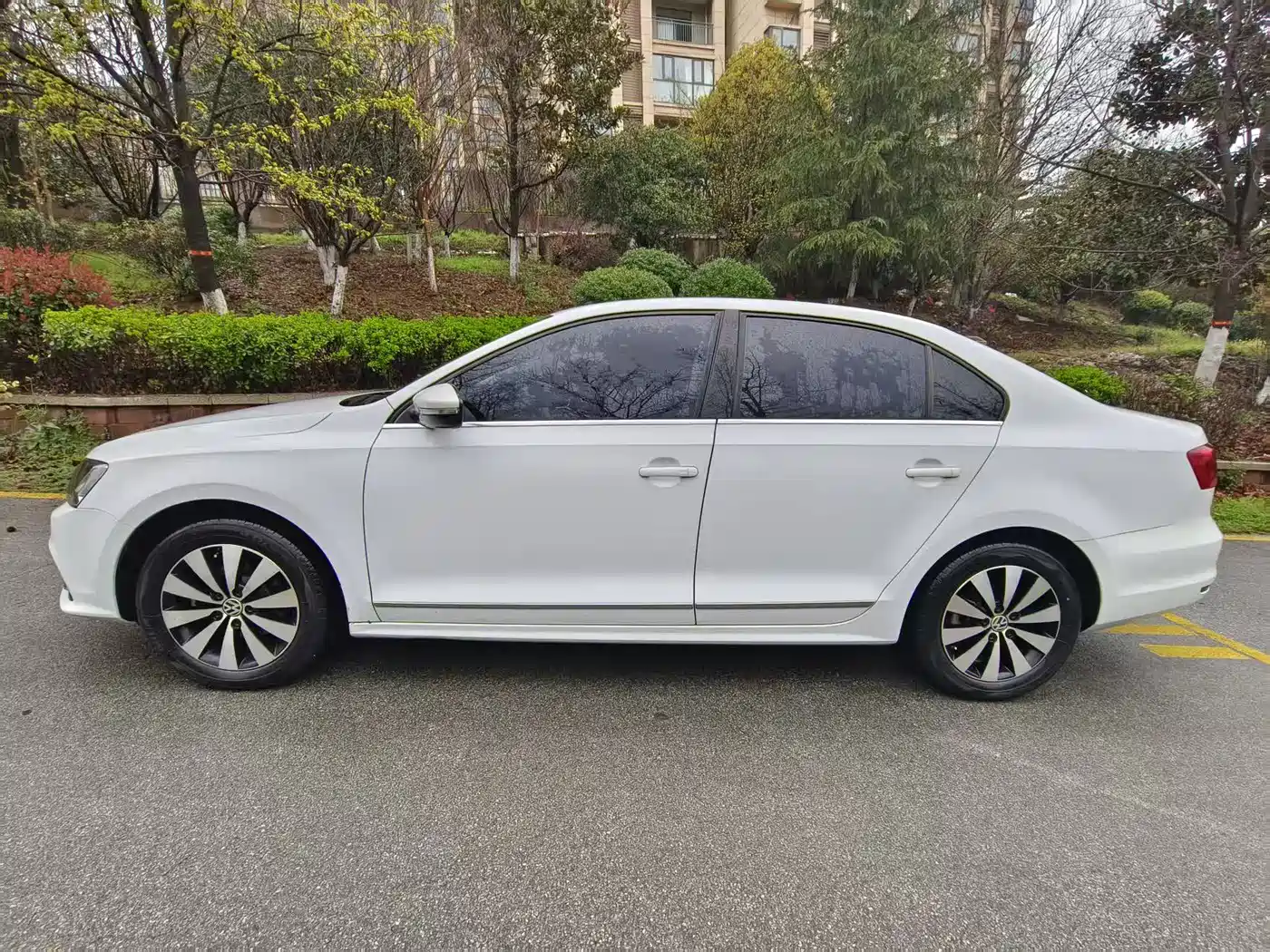 Volkswagen Sagitar 2018 1.6L Automatic Comfort фото 3