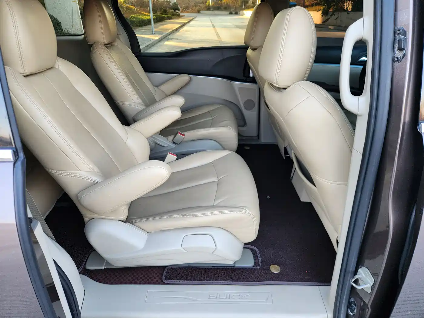 Buick GL8 2015 2.4L Luxury Business Exclusive Edition фото 10