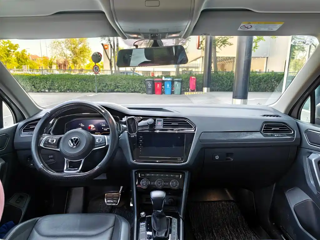 Volkswagen Tiguan L 2021 330TSI Automatic 2WD R-Line Flagship фото 9
