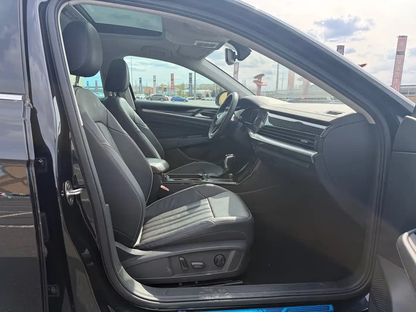 Volkswagen Passat 2022 280TSI Elite Edition фото 20