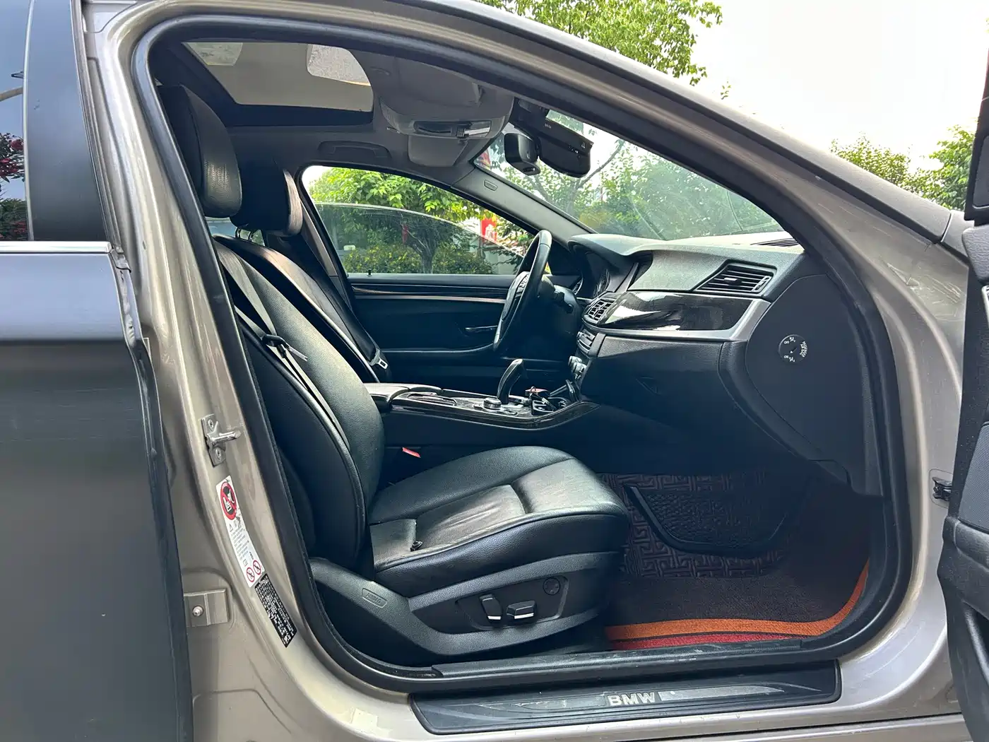 BMW 5 Series (Import) 2012 530i Leading Touring Edition фото 6