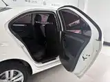 Фото 9 - Volkswagen Jetta