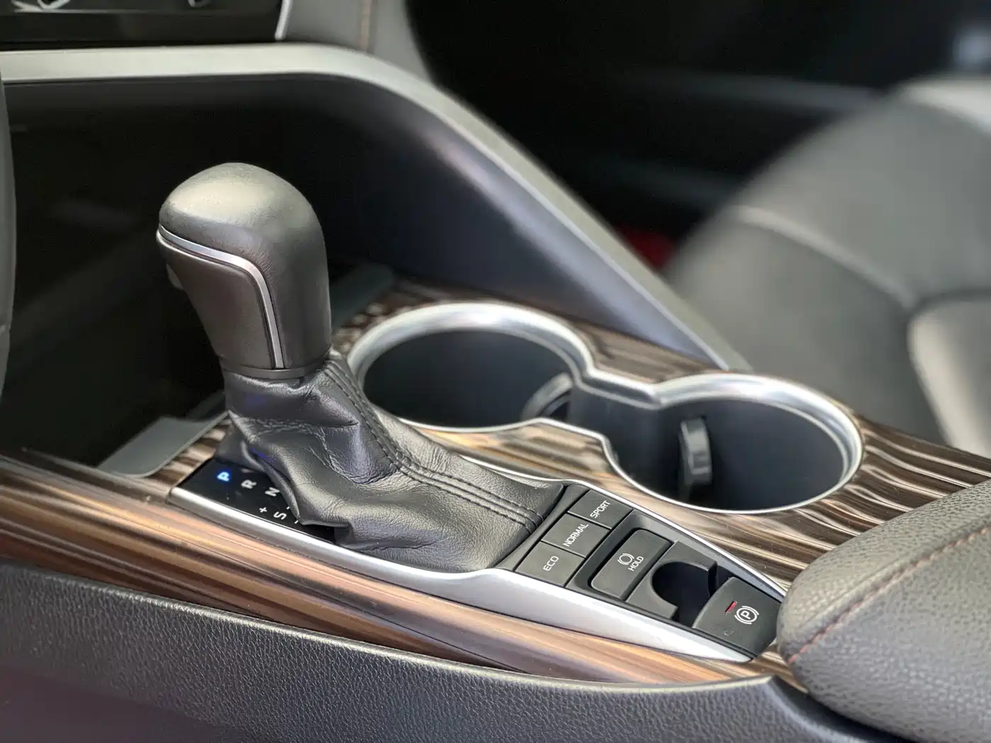 Toyota Camry 2018 2.5G Luxury Edition фото 19
