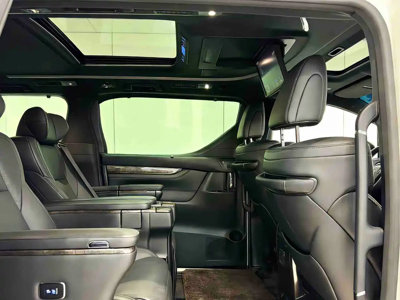 Toyota Alphard 2021 Hybrid 2.5L Premium фото 13