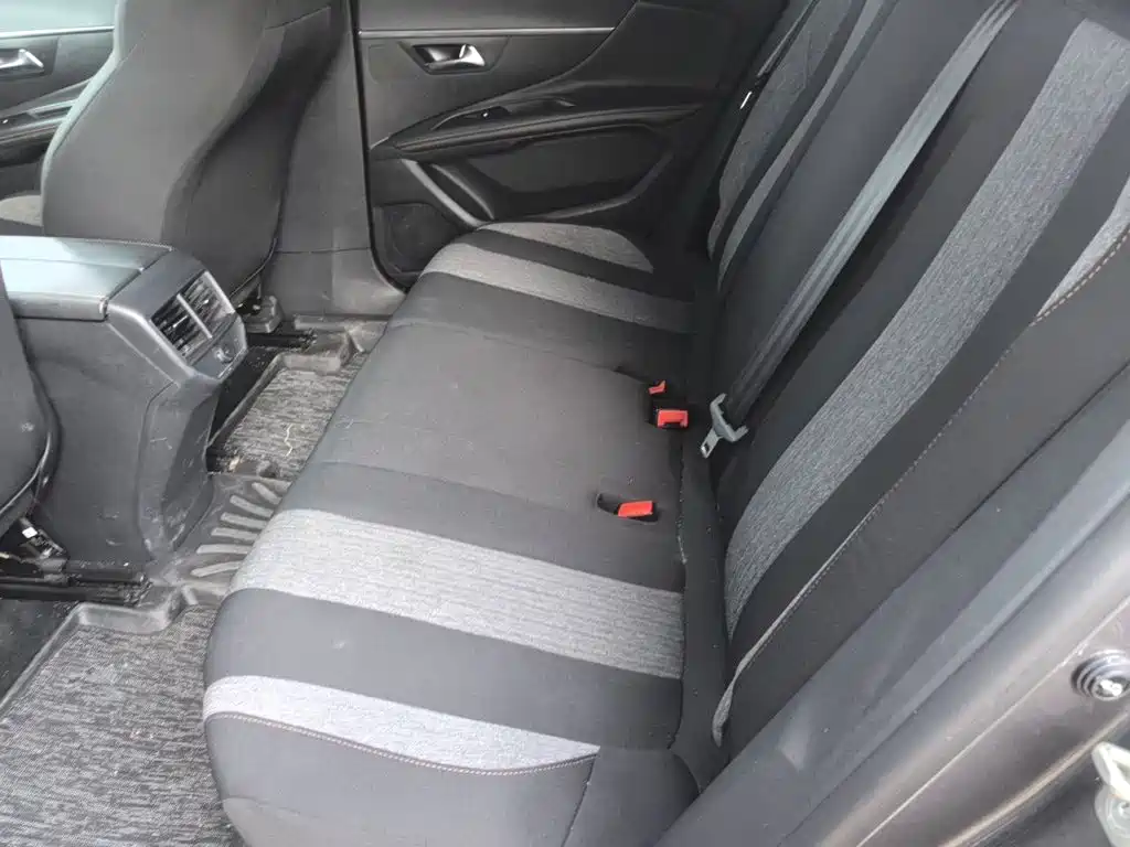 Photo 18 - Peugeot 4008
