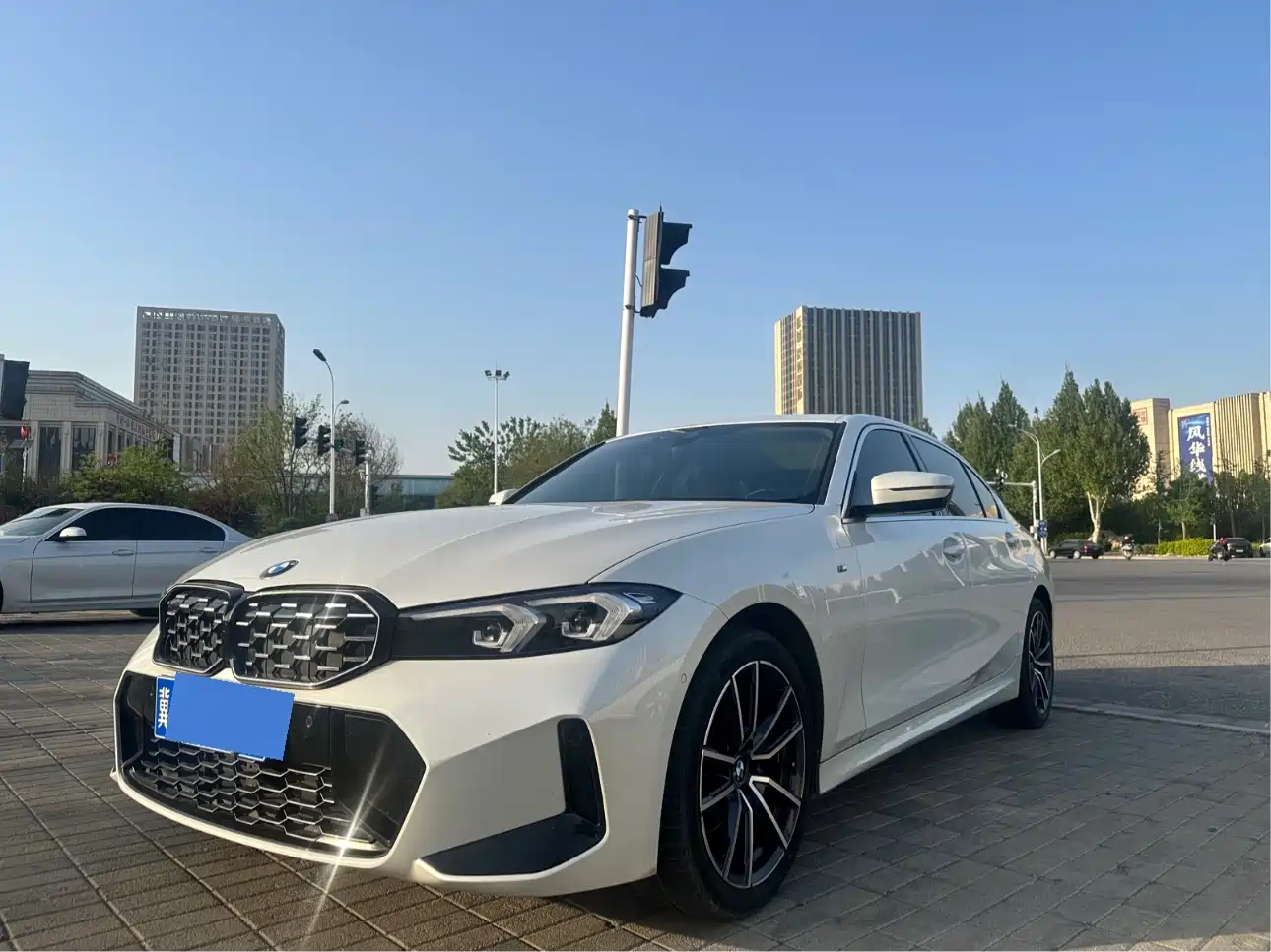 BMW 3 Series 2023 325Li M Sport Package