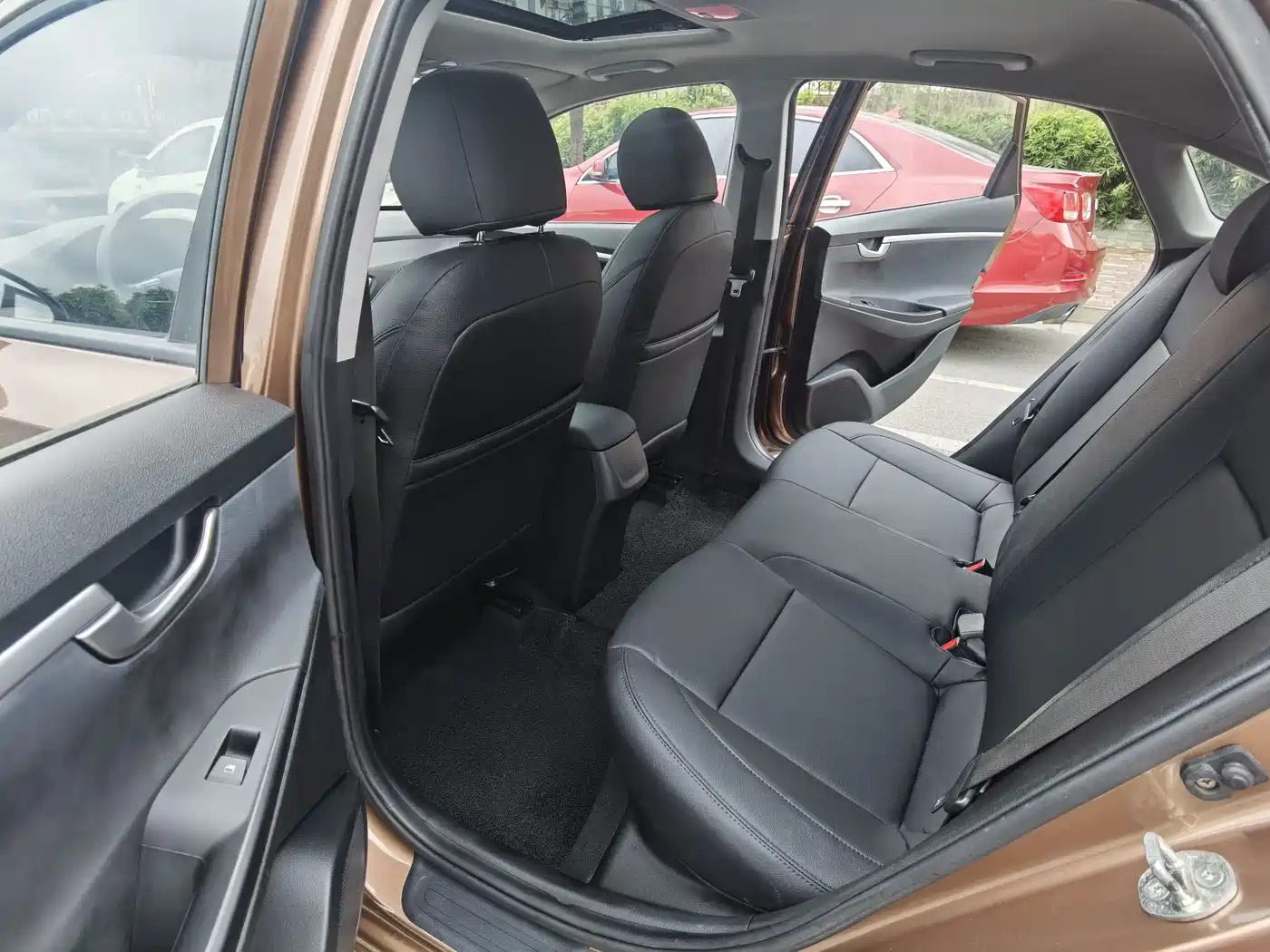 Hyundai Elantra 2018 1.6L Automatic Value Edition GLS China VI фото 8