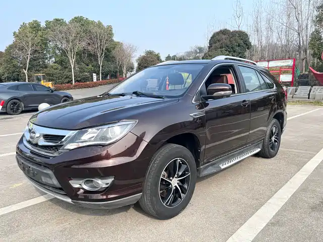 BYD S7
