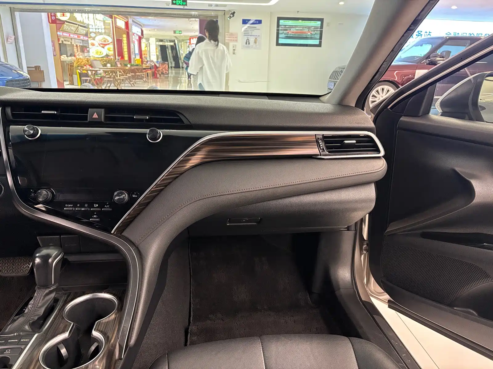 صورة 15 - Toyota Camry