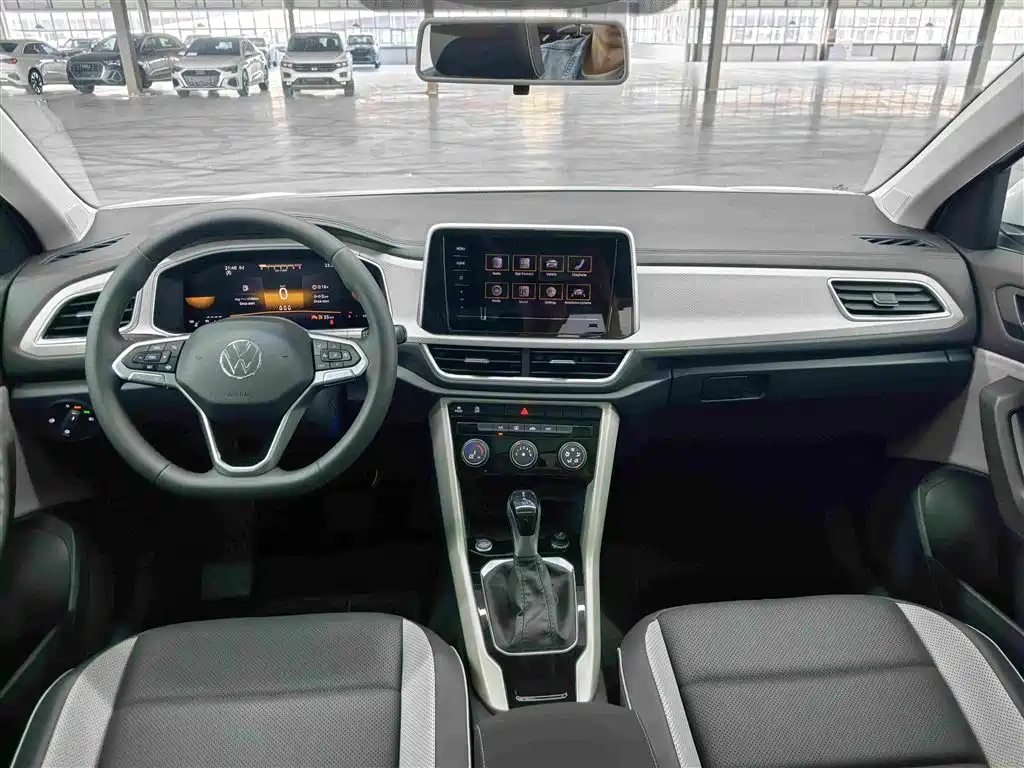 VOLKSWAGEN T-ROC EXPLORING SONGS