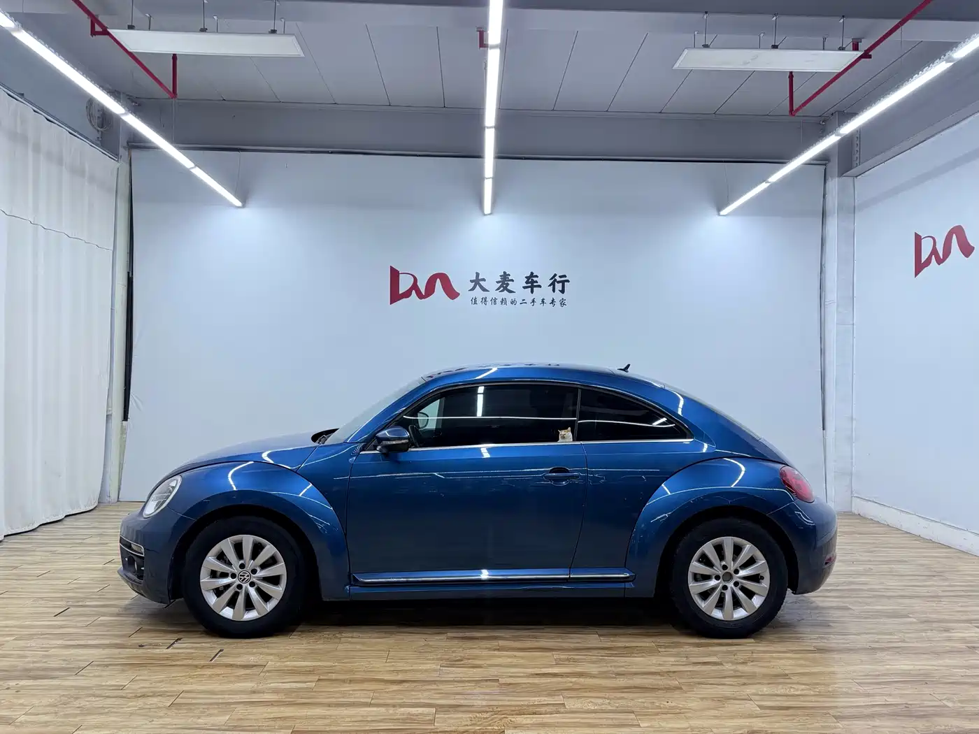 Volkswagen Beetle 2017 180TSI Enjoy фото 4