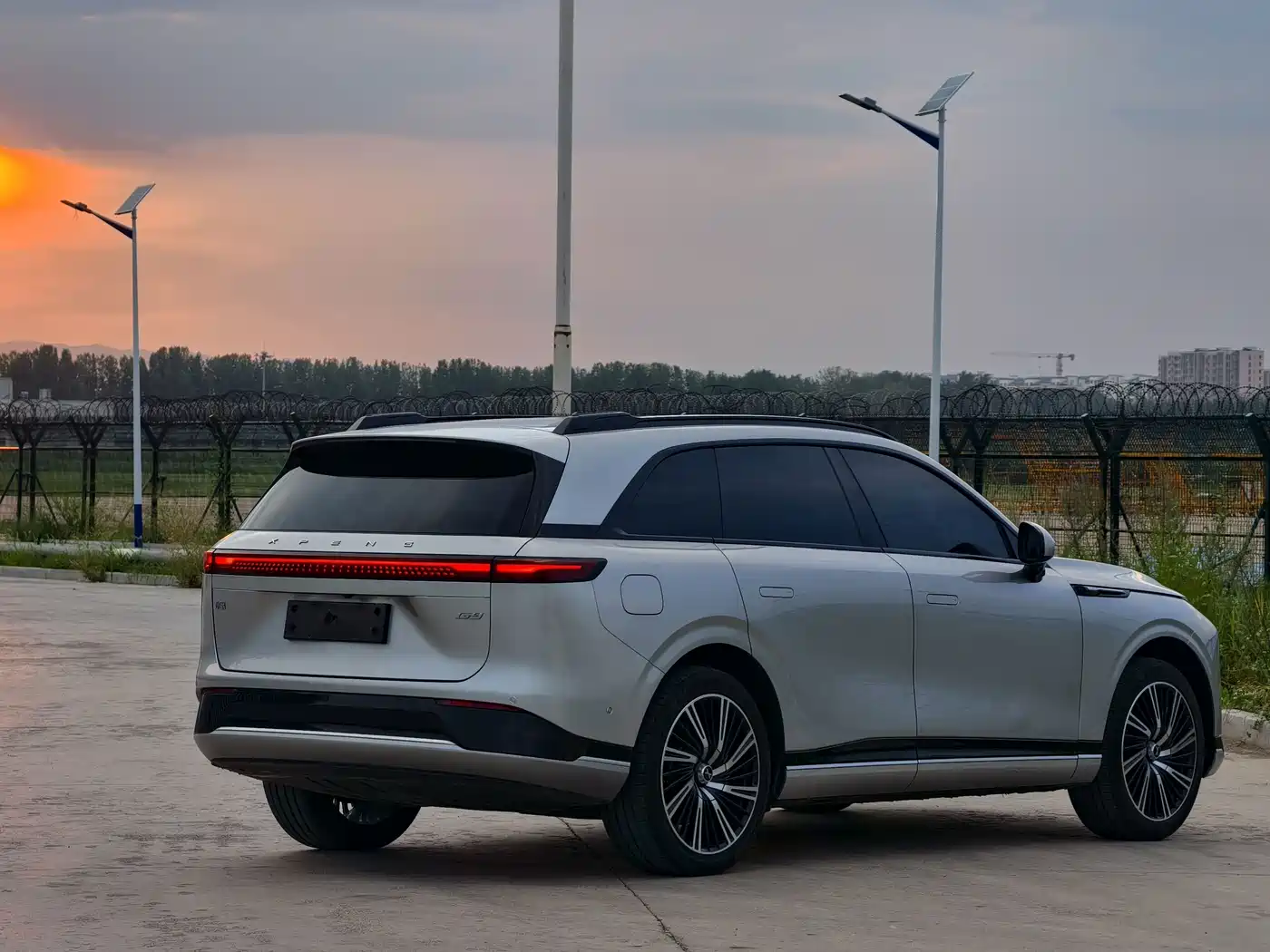 Фото 4 - XPeng G9