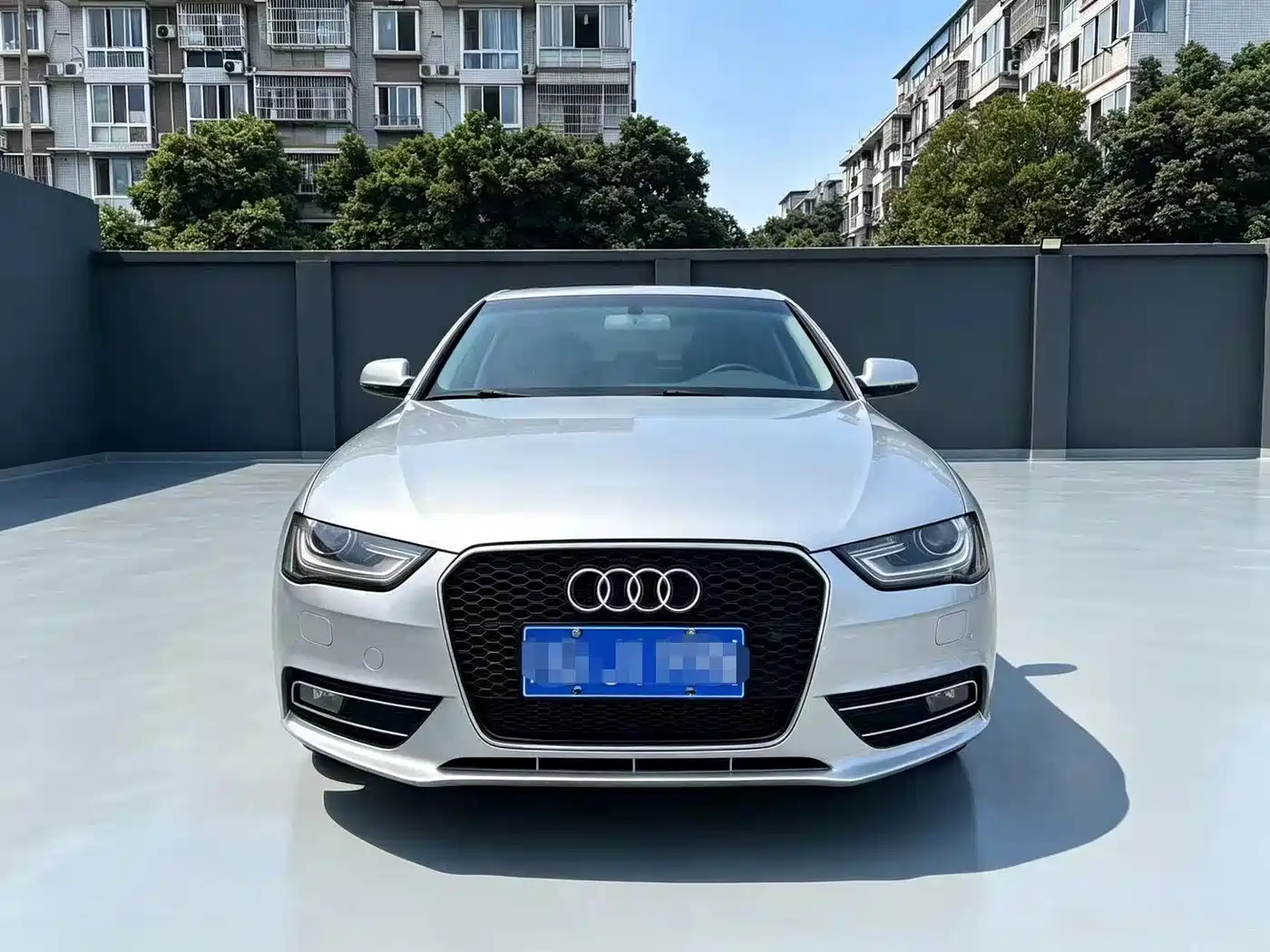 Audi A4L 2013 35 TFSI Automatic Comfort фото 2