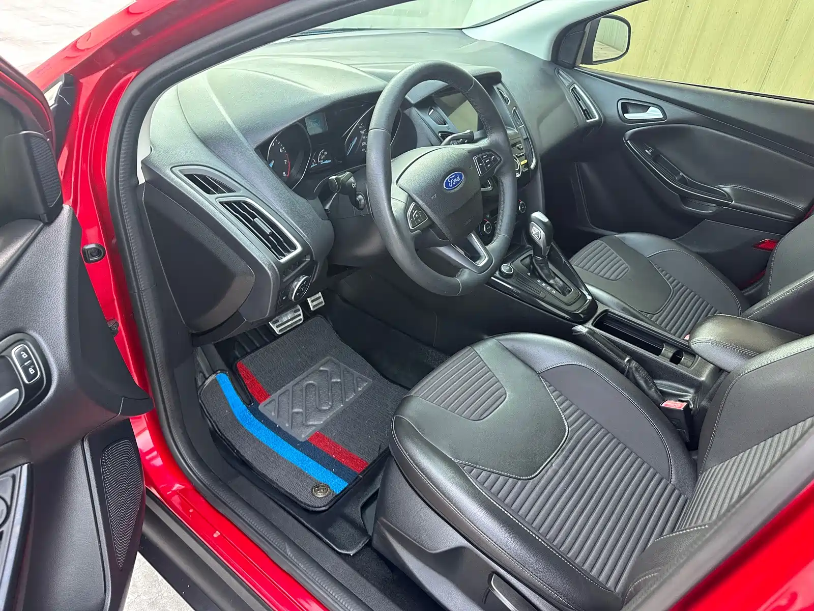 Фото 8 - Ford Focus