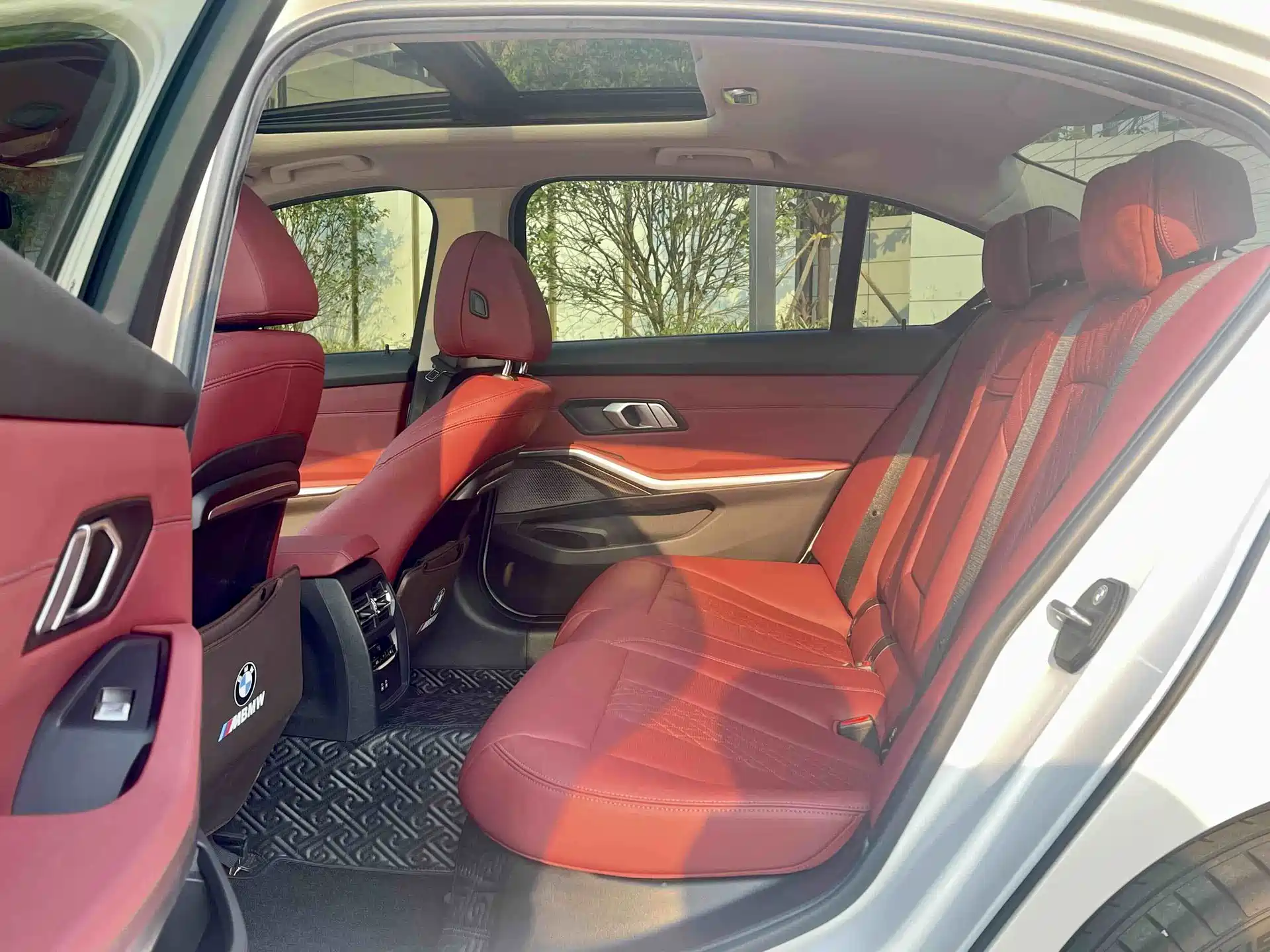 Photo 12 - BMW 3 Series