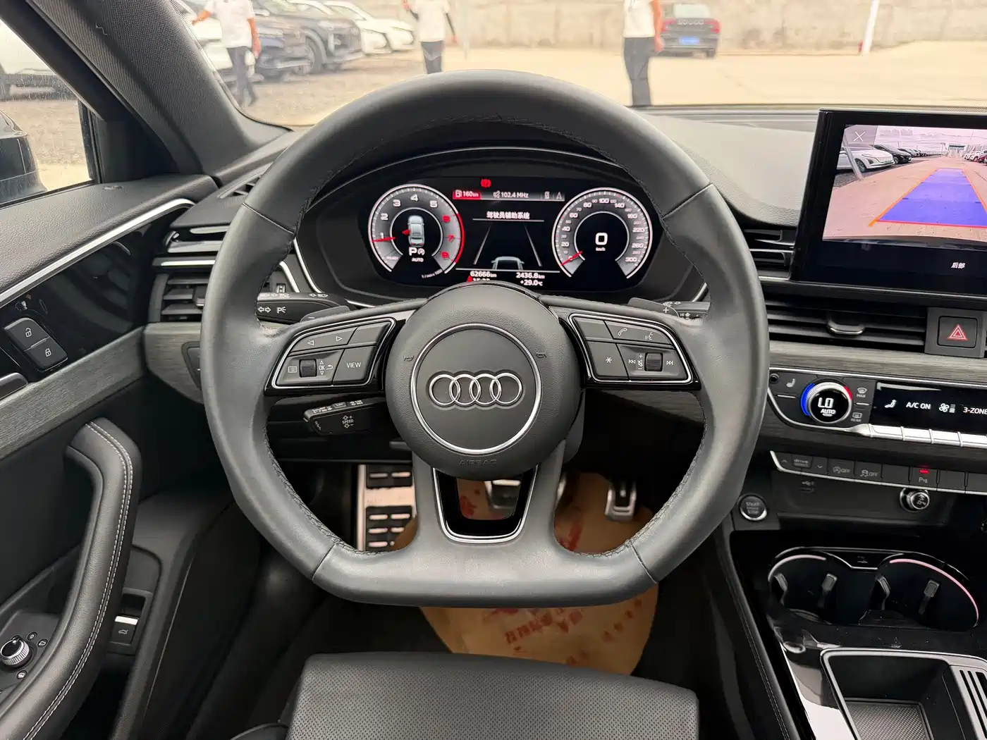 Фото 11 - Audi A4L