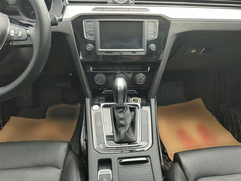 Volkswagen Magotan 2017 330TSI DSG Leading фото 13