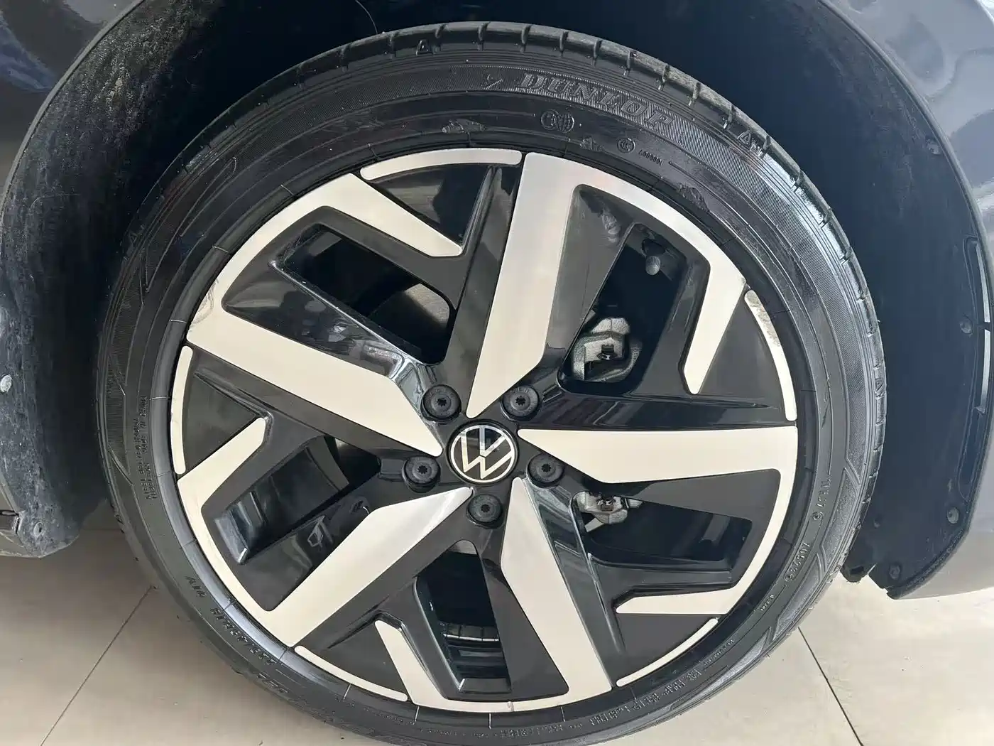 VOLKSWAGEN LINGDU