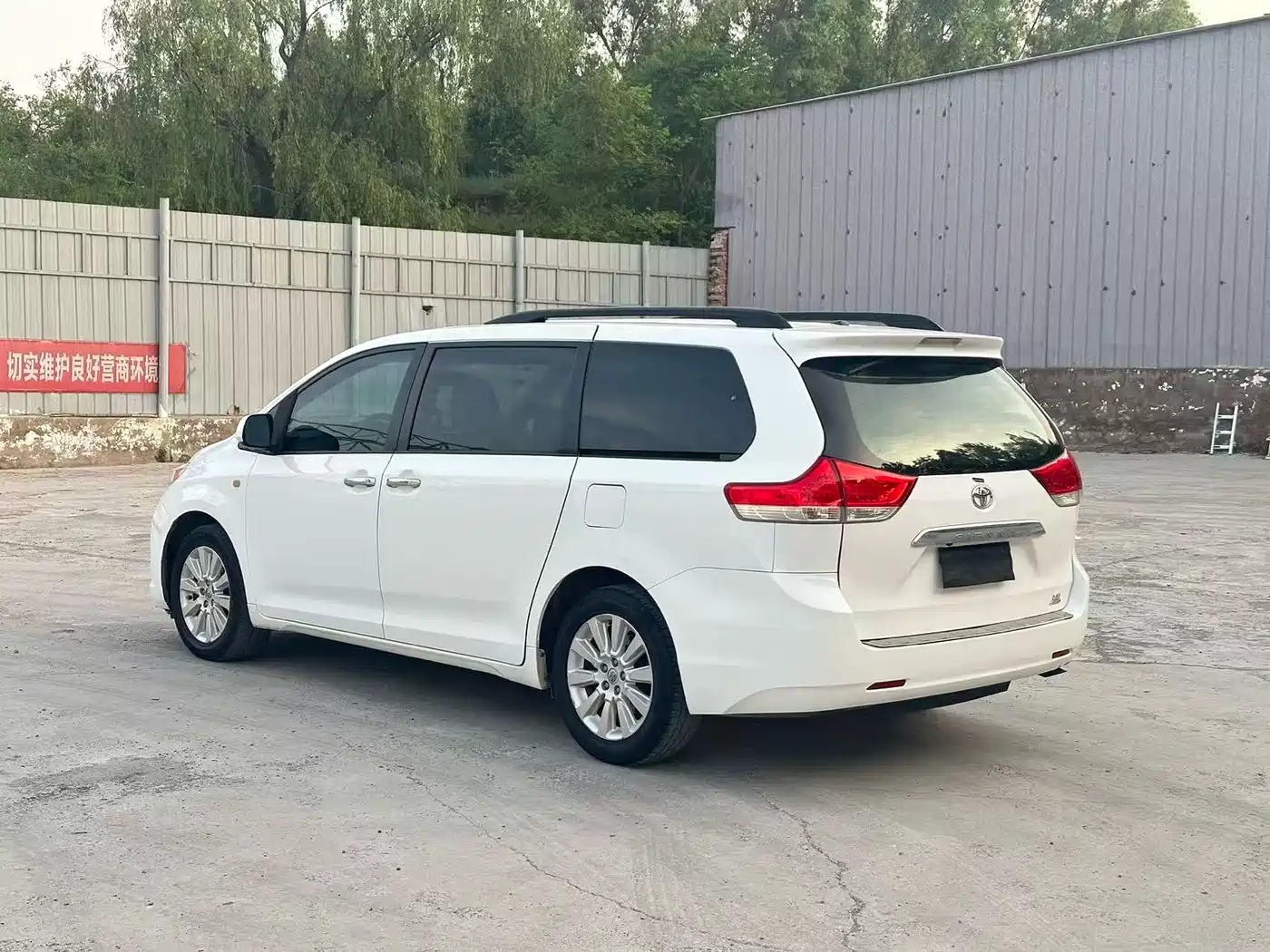 Toyota Sienna 2015 3.5L 2WD LE фото 7