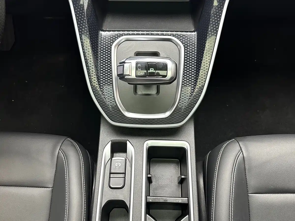 Фото 13 - Haval M6