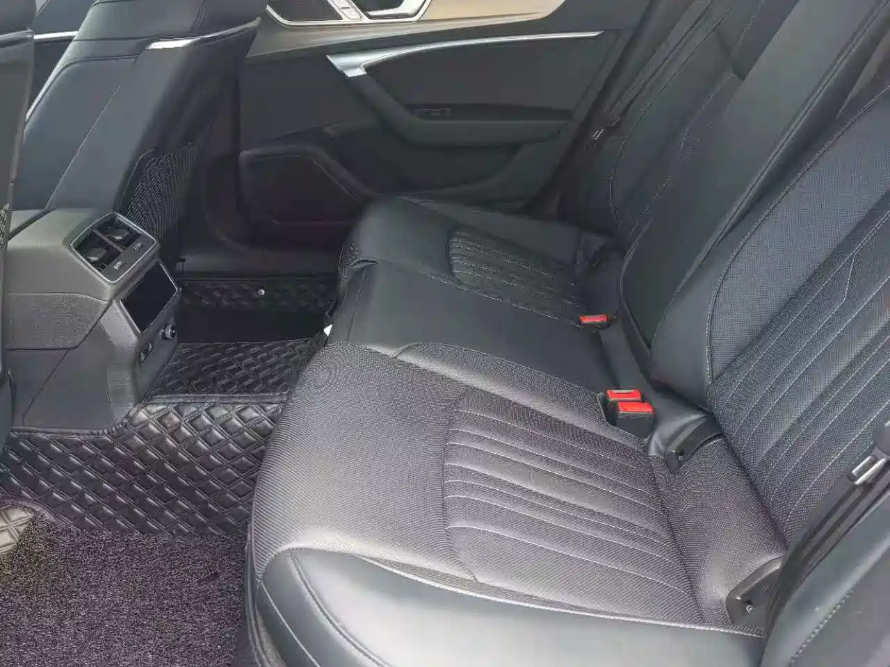 Photo 5 - Audi A6L