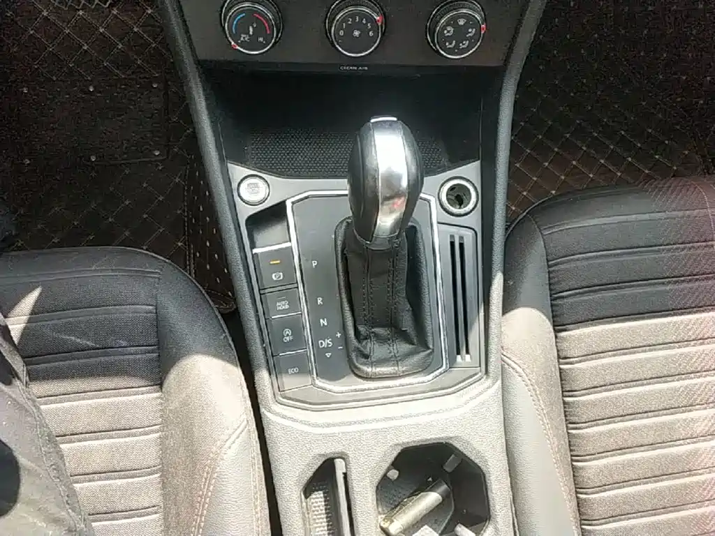 Фото 14 - Volkswagen Lavida