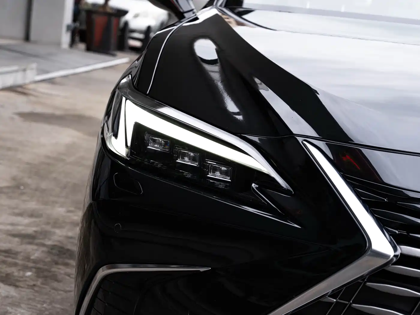 Lexus ES 2025 300h Ultimate Edition фото 6