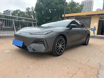 Geely Galaxy E8