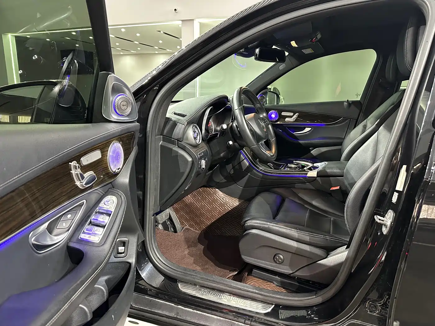 Mercedes-Benz GLC 2017 GLC 260 4MATIC Luxury фото 9