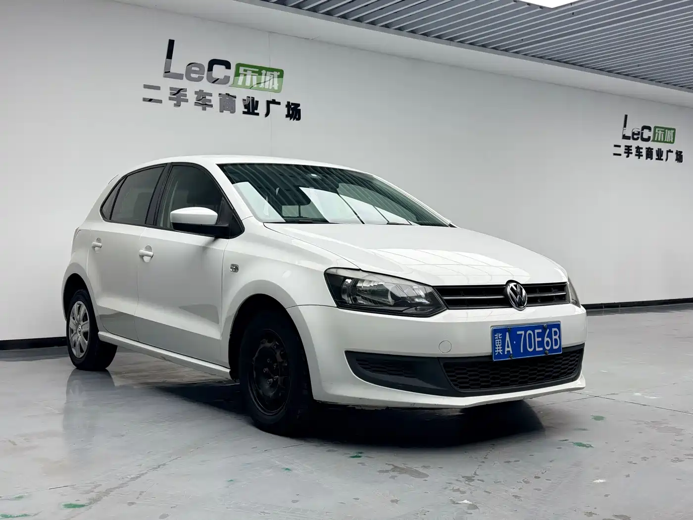 Volkswagen Polo 2013 1.4L Manual Trend Edition фото 3