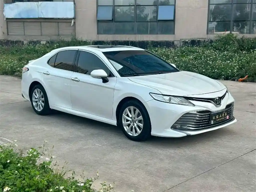 Toyota Camry 2018 2.0G Luxury Edition фото 3