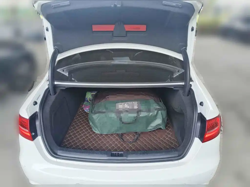Photo 5 - Audi A4L