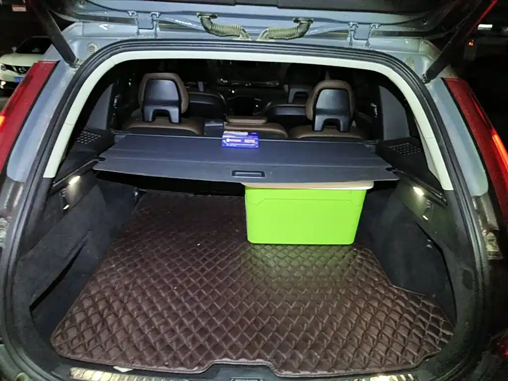 Photo 4 - Volvo XC90