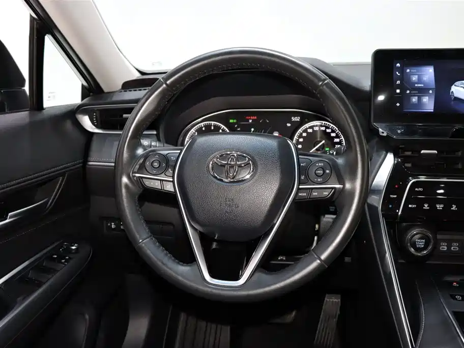 Toyota Venza 2023 2.0L CVT FWD Luxury фото 13