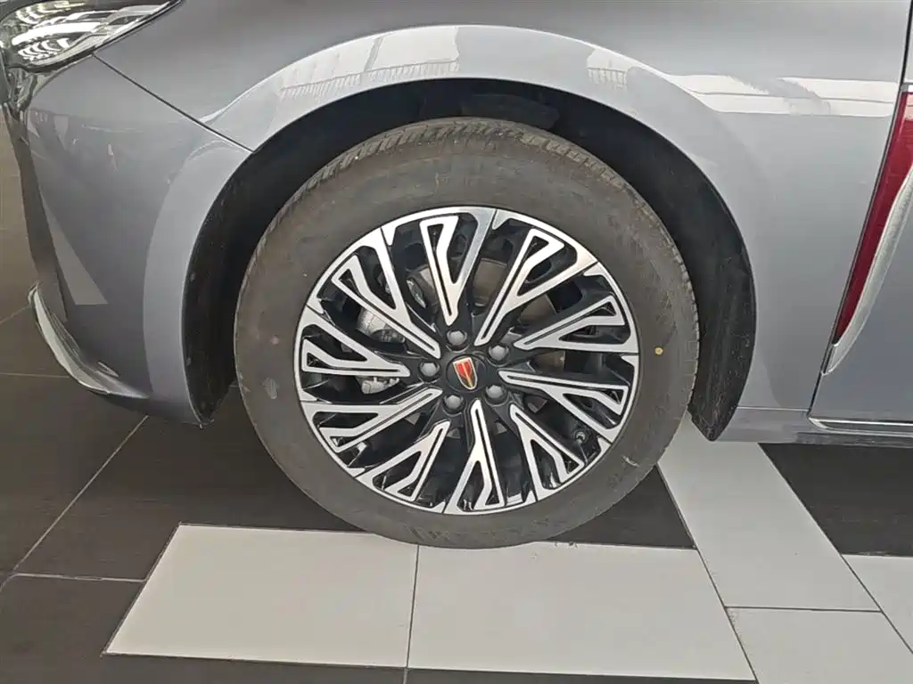 Hongqi H5 2024 2.0T Automatic Smart Connect Flag Smooth Edition фото 23