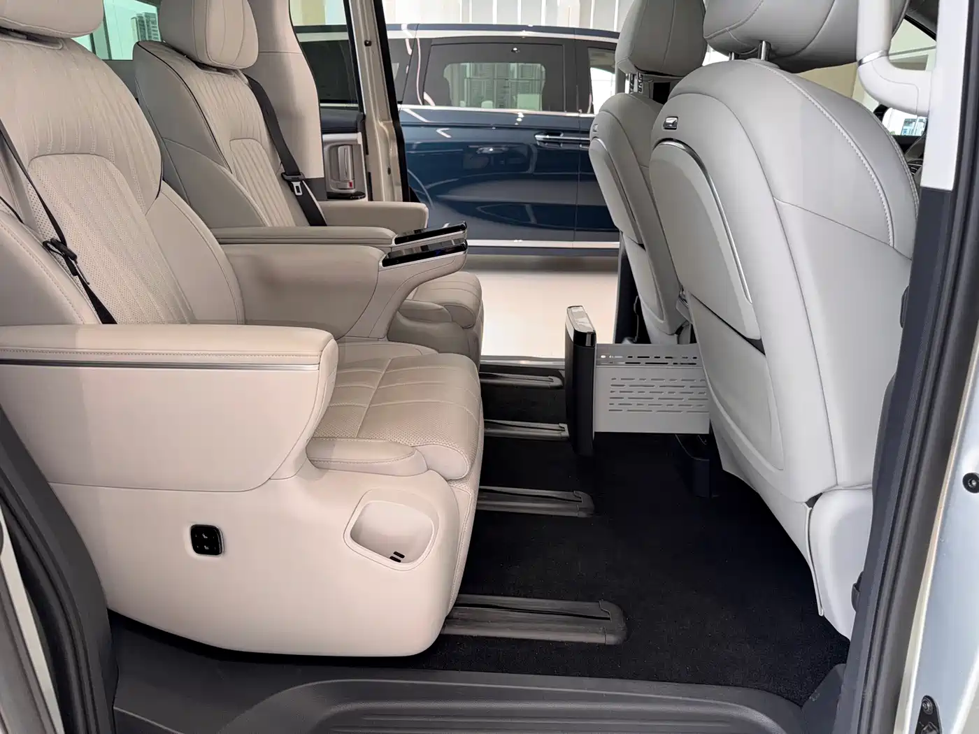 Voyah Auto Voyah Dreamer 2025 PHEV AWD Flagship Qian Kun Edition фото 19