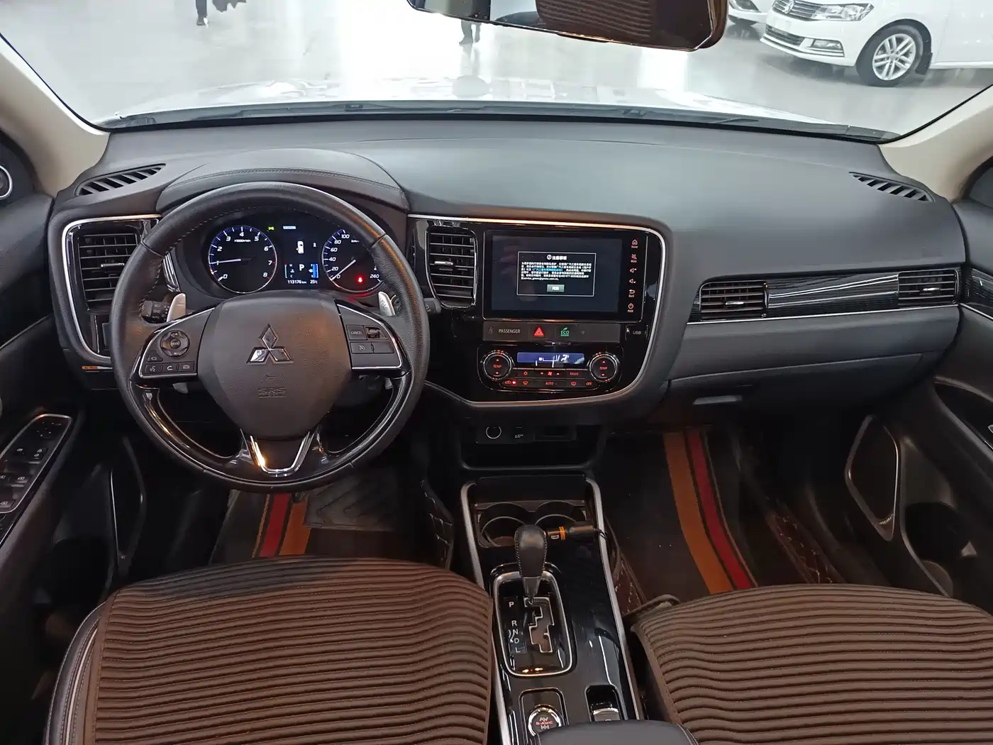 Mitsubishi Outlander 2020 2.4L 4WD Luxury 5-seater фото 5