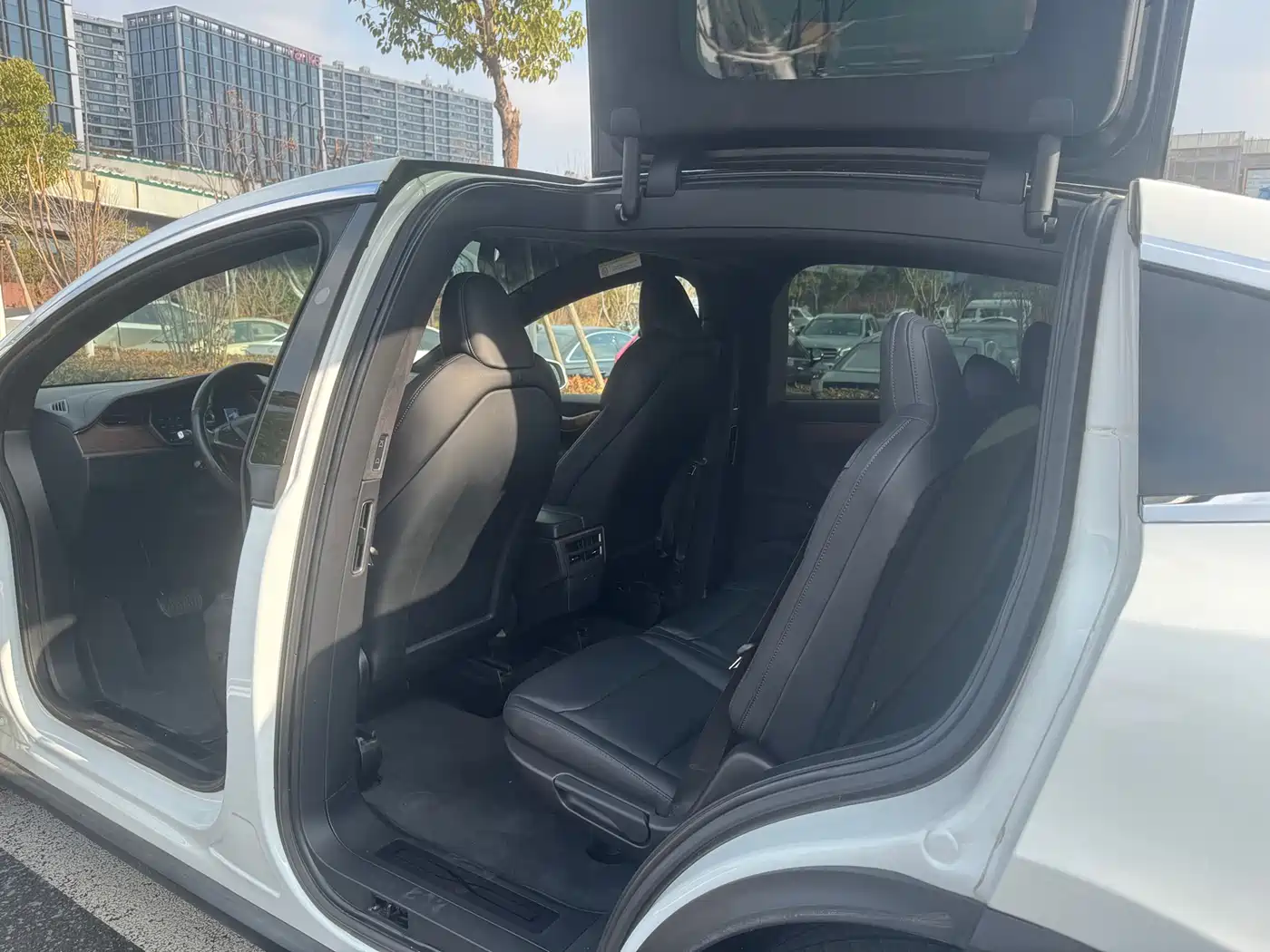 TESLA MODEL X